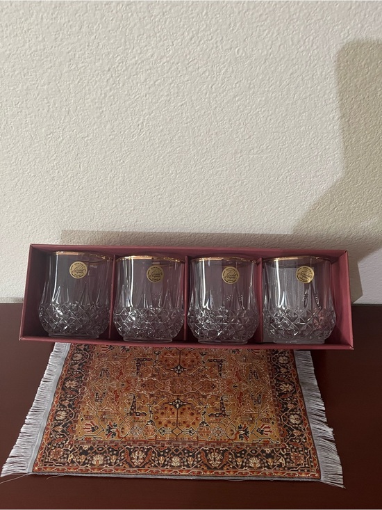 Gold Crystal Decanter Set with 4 Whiskey Glasses – DECANTERS HUB Longchamp Set of 4 Crystal Cut Whiskey Glasses with Gold Rim